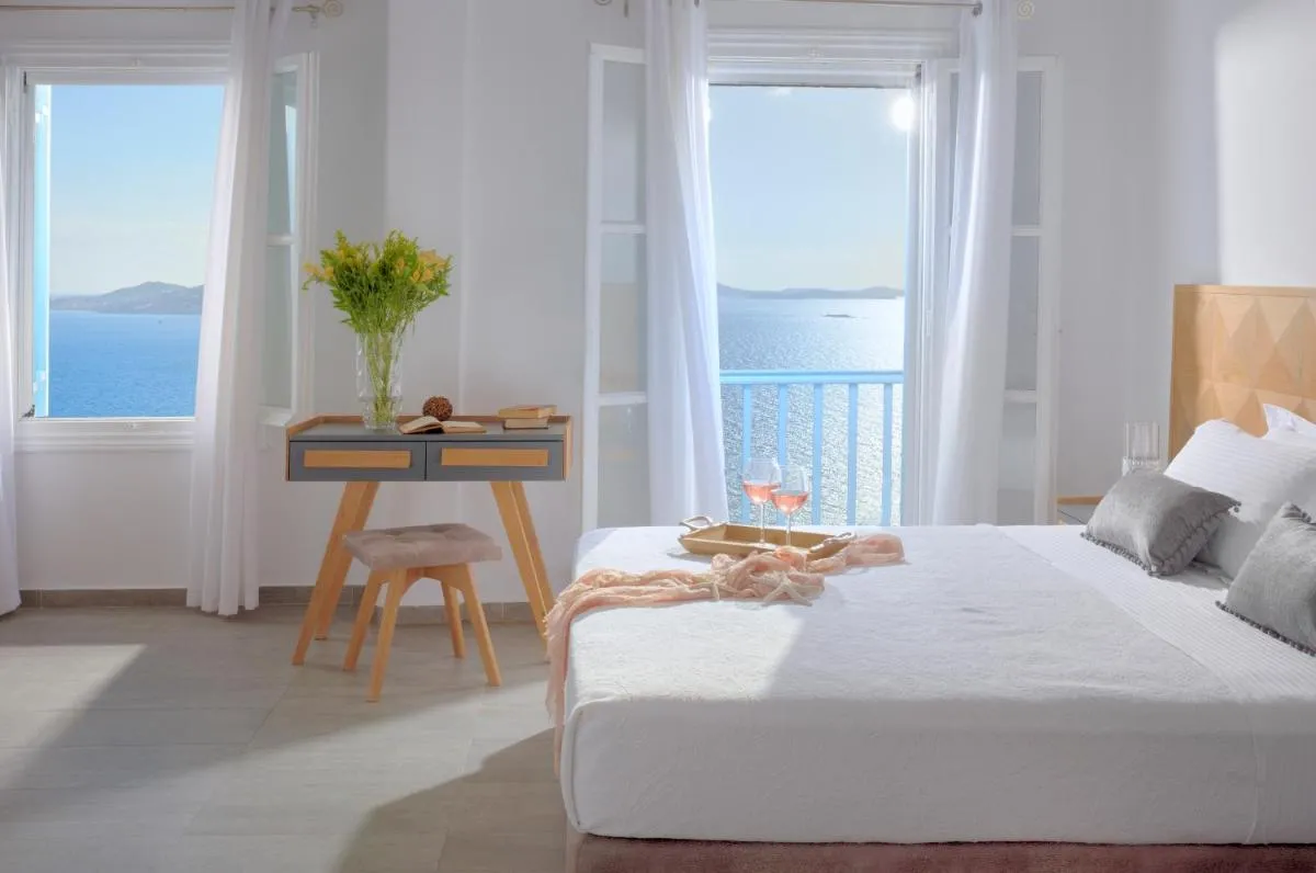 Image 3 of Amelie Suites