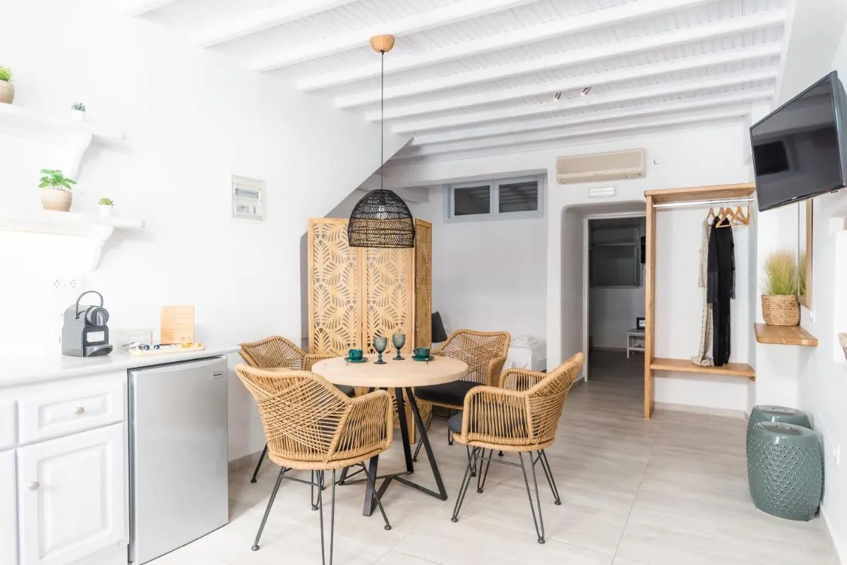 Image 3 of Anastasia’s Visage II Stylish Accommodation Rooms City Center Mykonos