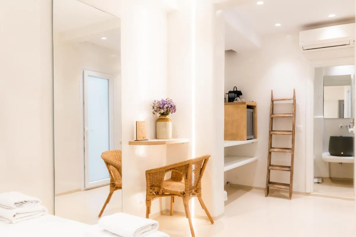 Image 2 of Anastasia’s Visage II Stylish Accommodation Rooms City Center Mykonos