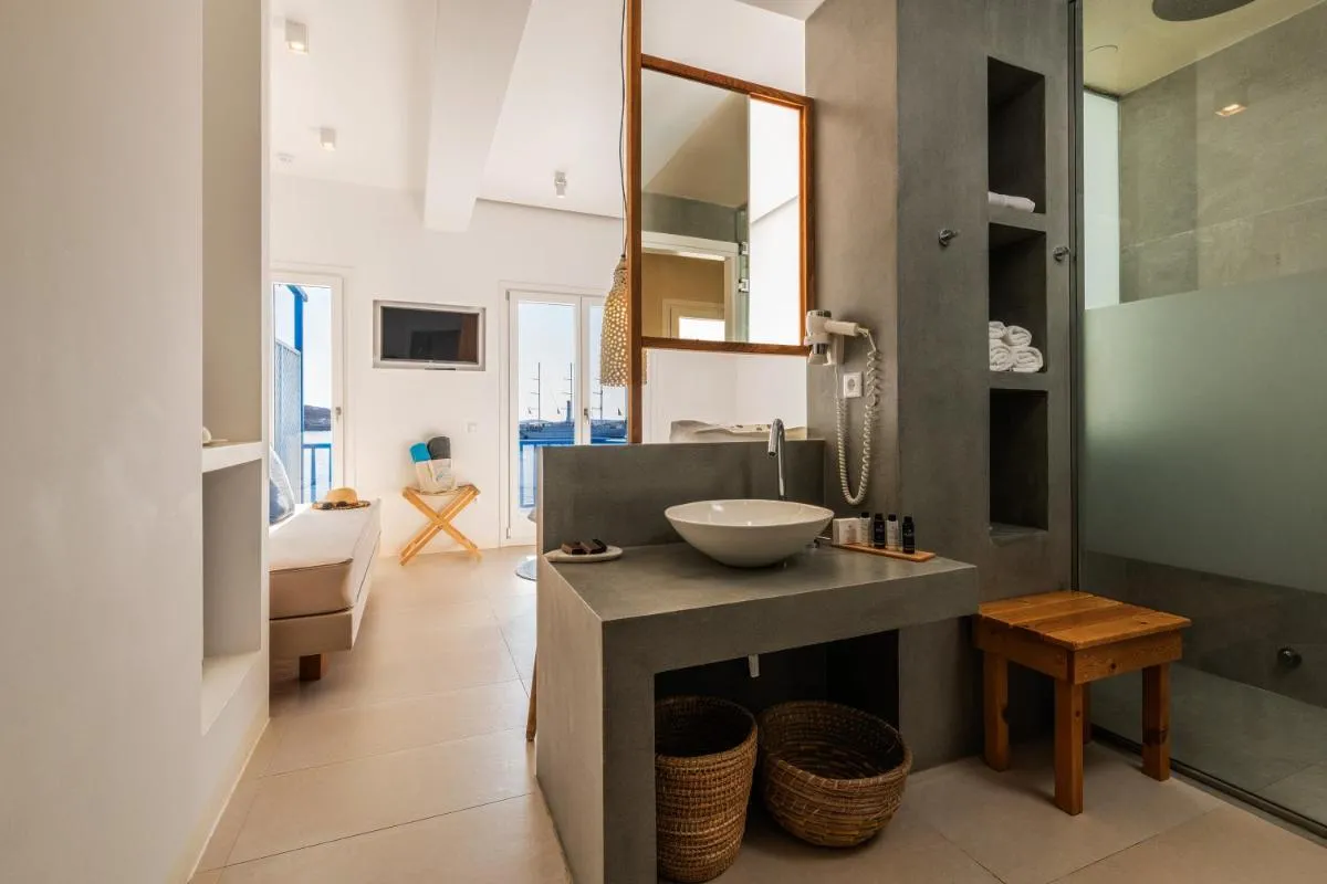 Image 6 of Bluetopia Suites