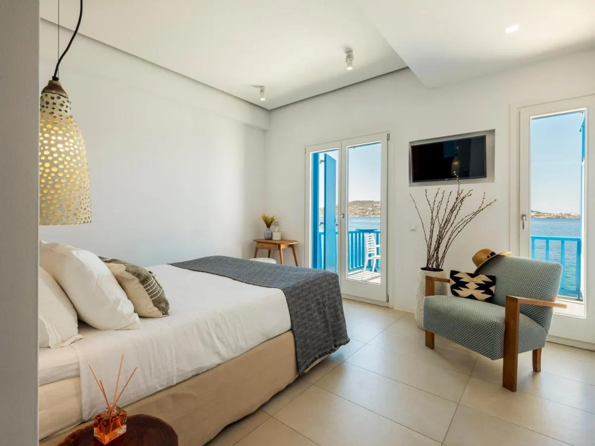 Image 3 of Bluetopia Suites