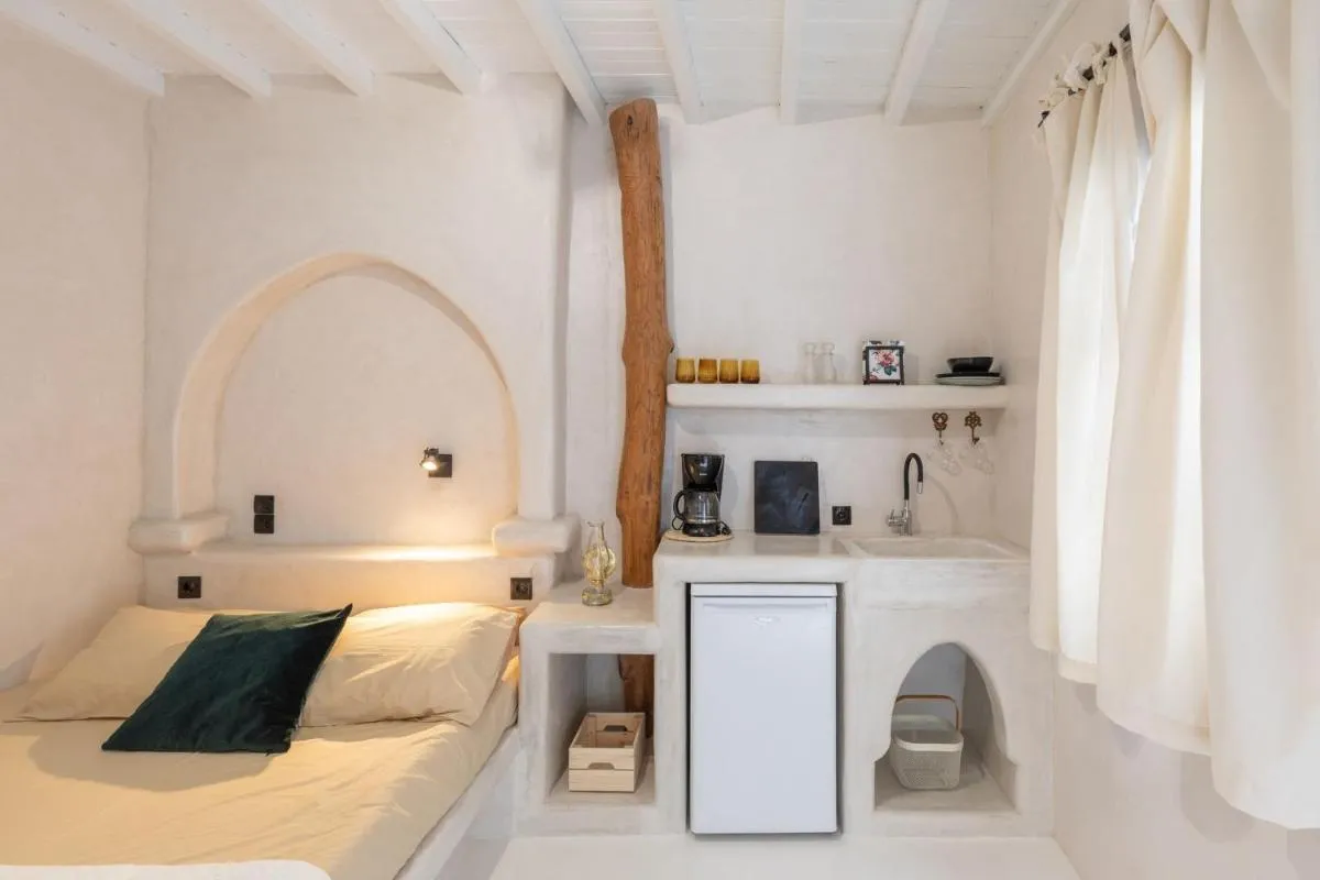 Image 1 of Cassaris Mykonos