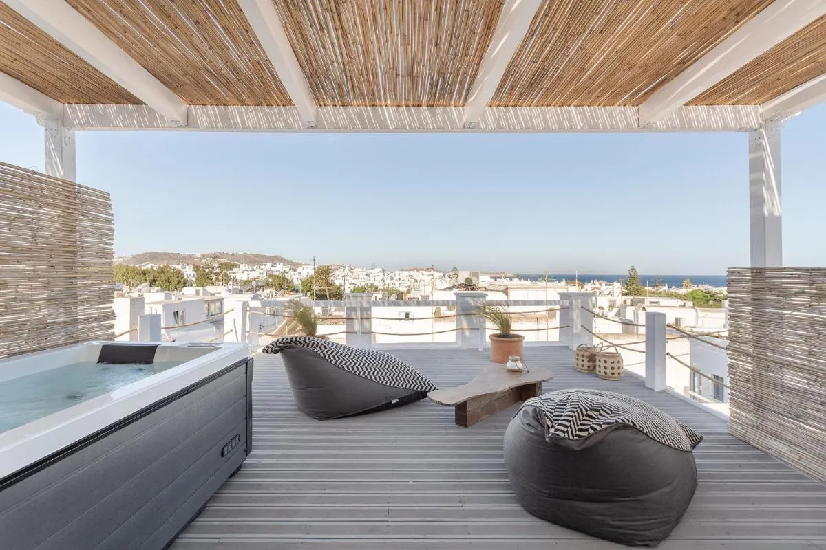 Image 6 of Cosmo Luxe