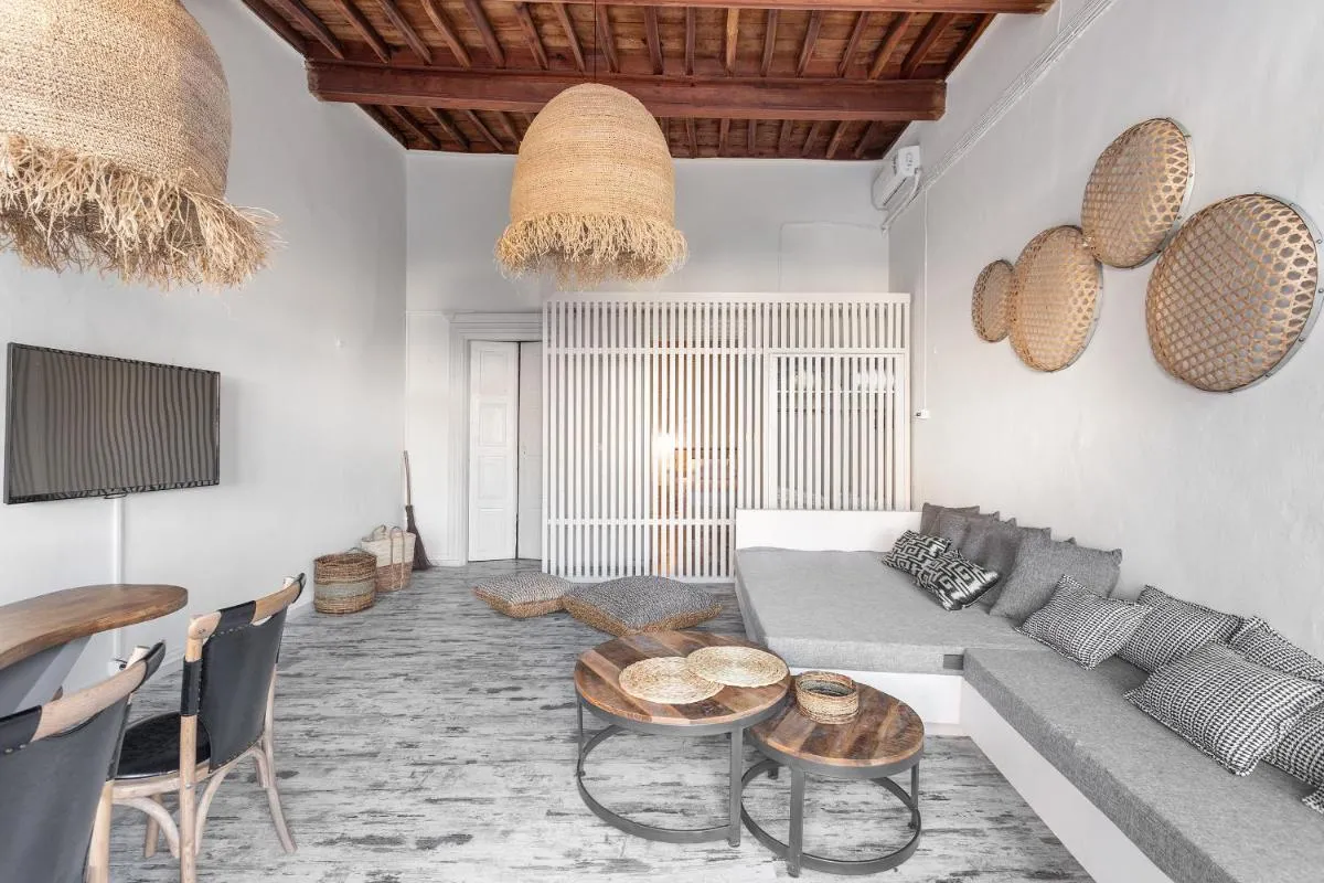 Image 5 of Cosmo Luxe