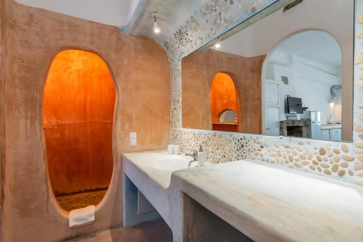 Image 3 of Eleni’s Village Suites