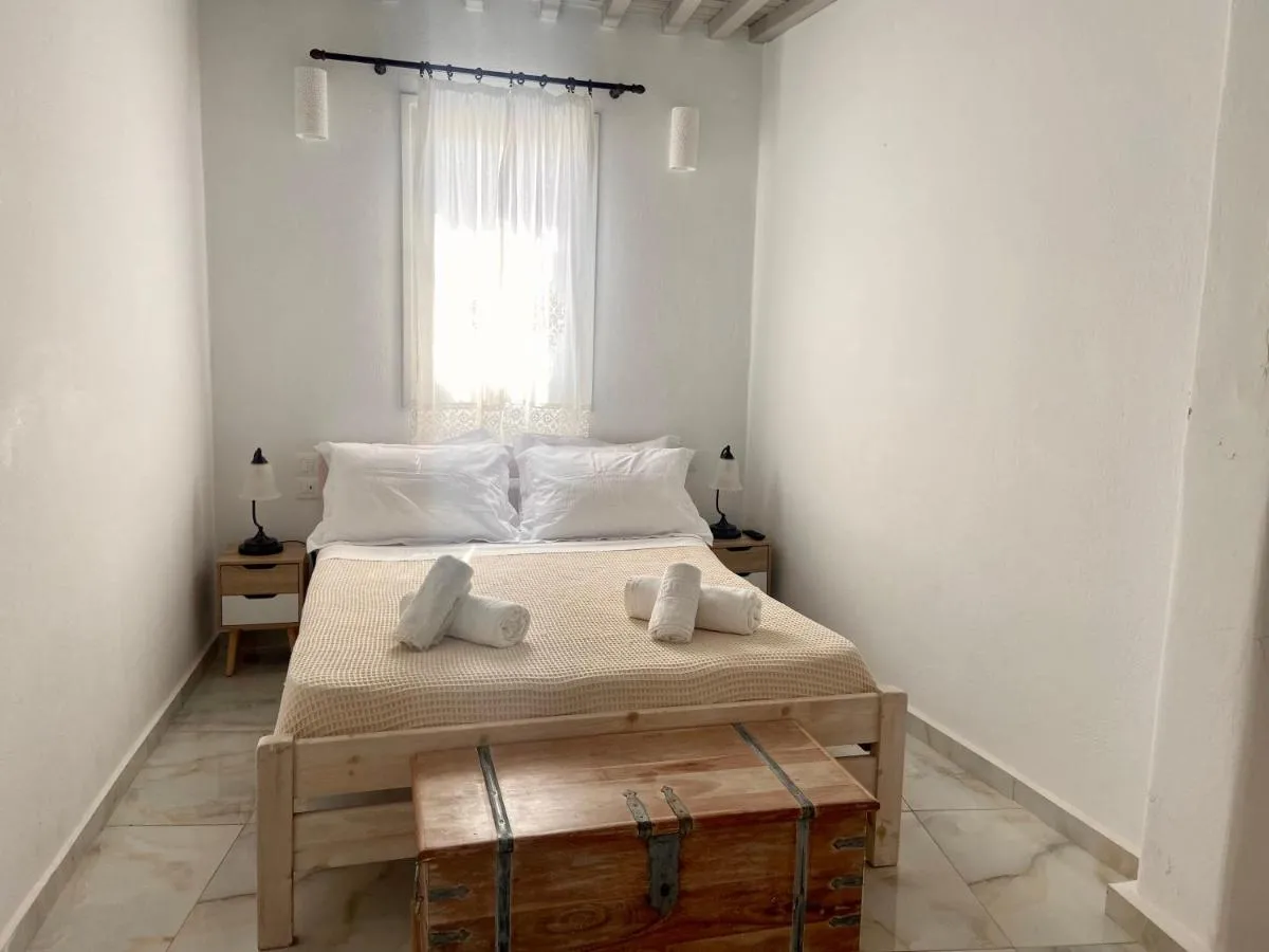 Image 1 of Elenitas beach house in Ornos