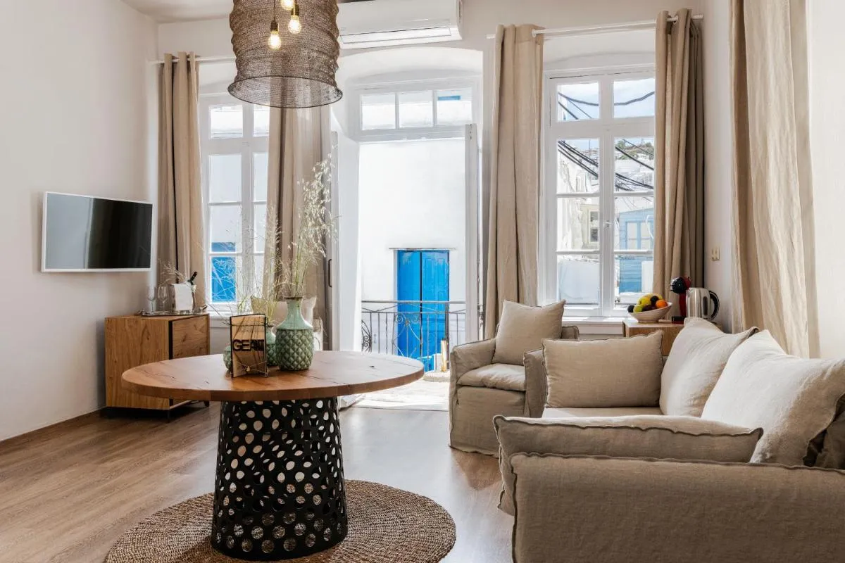 Image 2 of Geant Suites Mykonos