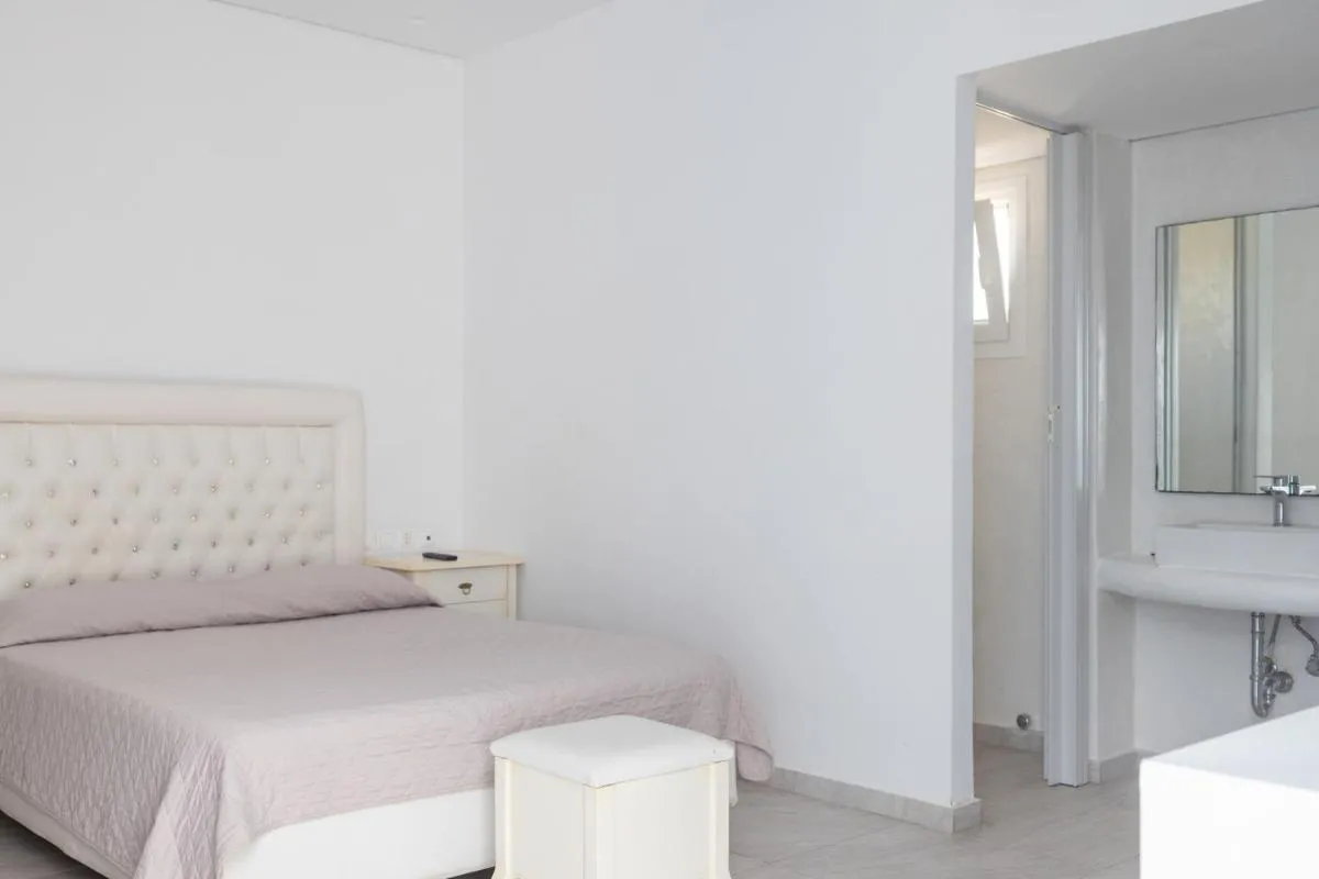 Image 2 of La Villa Rooms