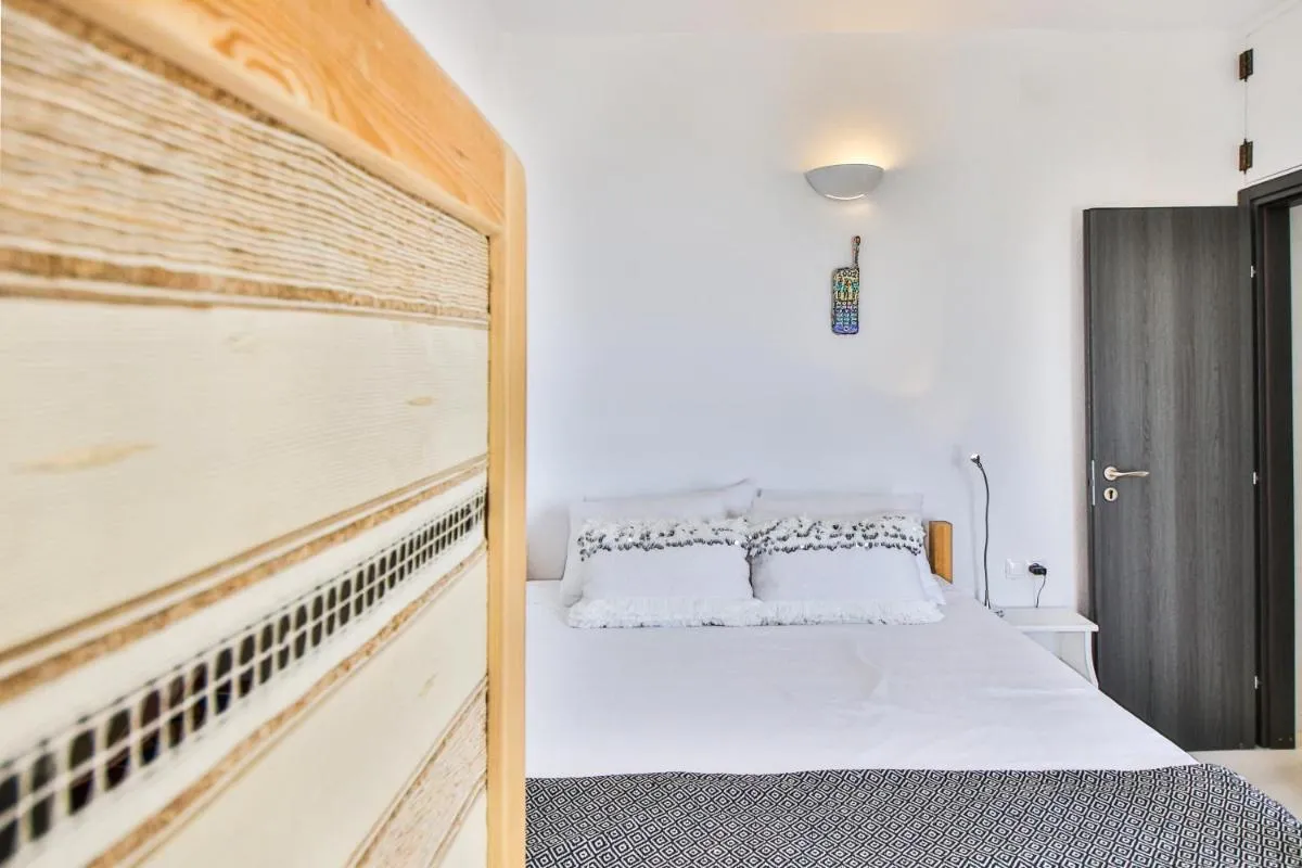 Image 5 of Lilly’s Sunset Suite