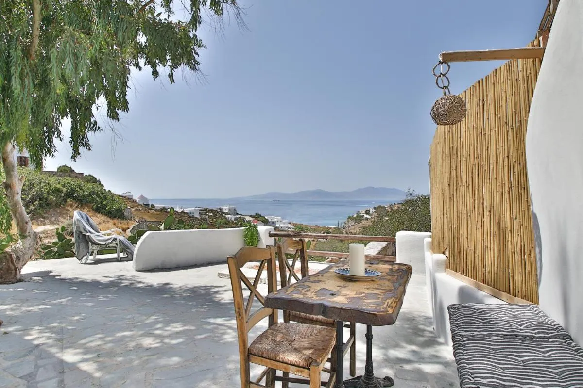 Image 2 of Lilly’s Sunset Suite