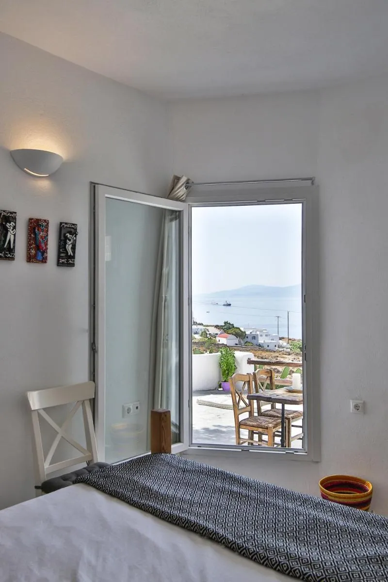 Image 4 of Lilly’s Sunset Suite