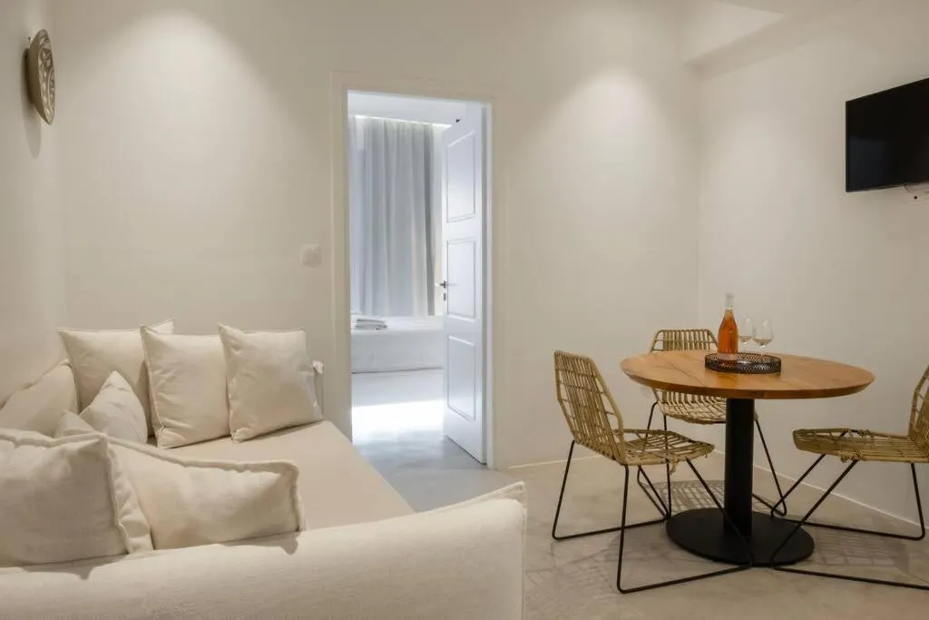 Image 2 of Luxury Apartment Center of Mykonos Town – Sleeps 3