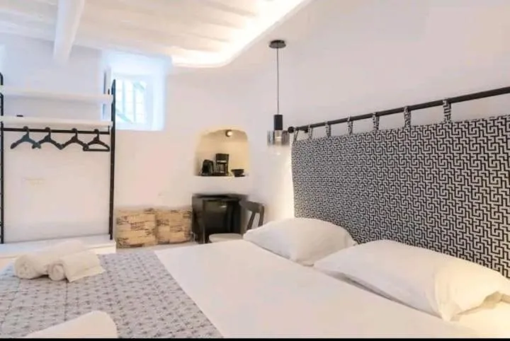 Image 6 of MYKONOS VIBES TOWN ROOM