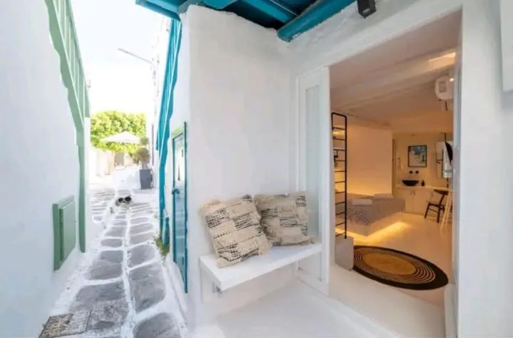 Image 1 of MYKONOS VIBES TOWN ROOM