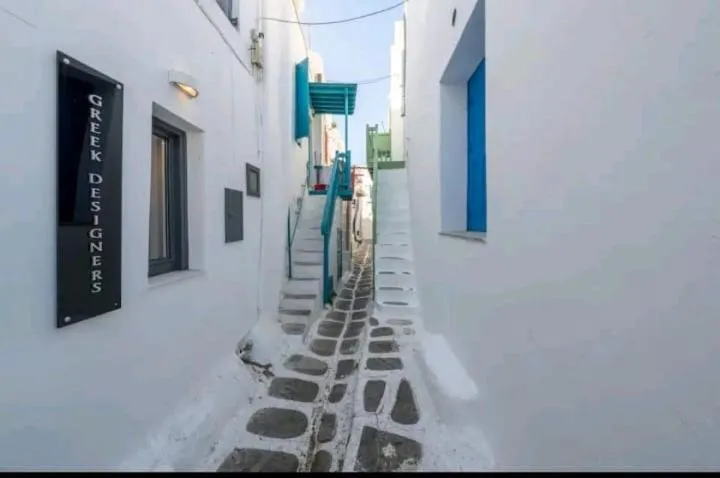 Image 2 of MYKONOS VIBES TOWN ROOM