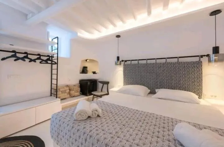 Image 4 of MYKONOS VIBES TOWN ROOM