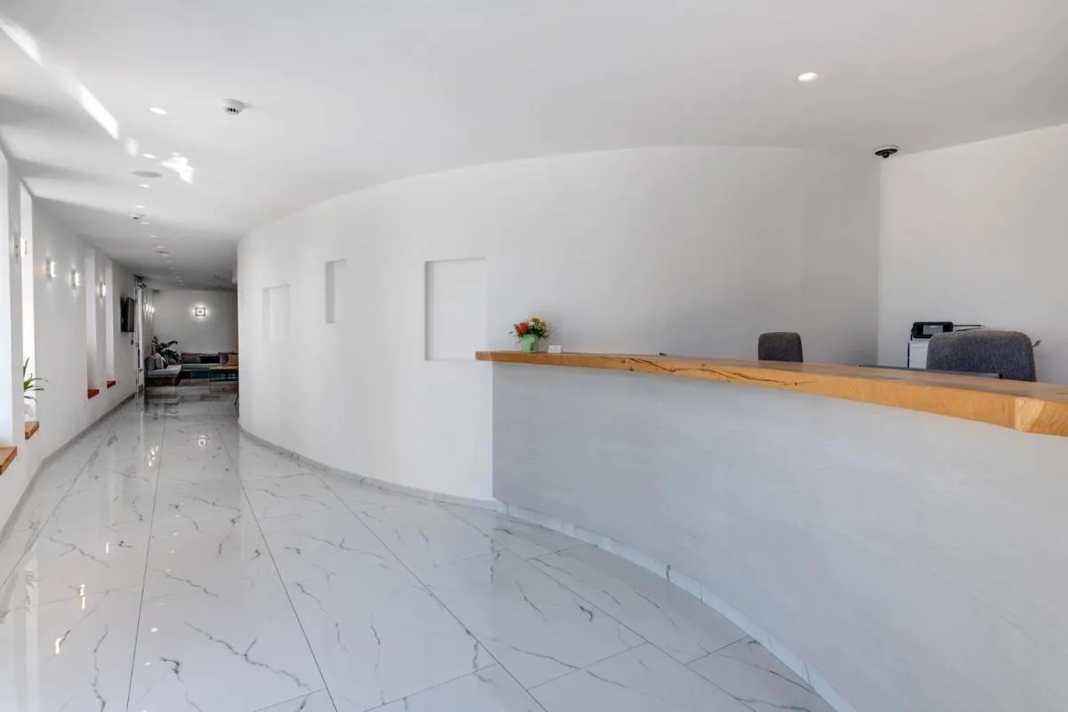 Image 4 of Makis Place