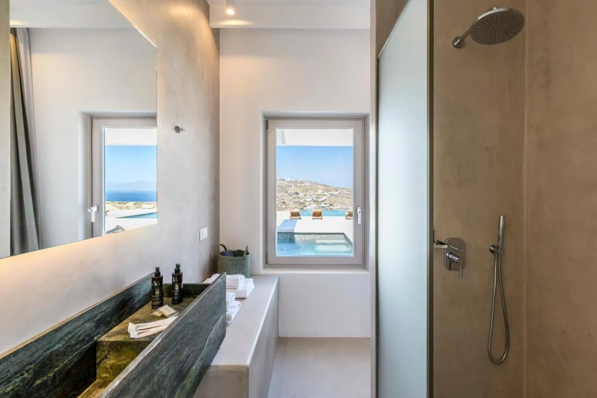 Image 2 of Muro Suites