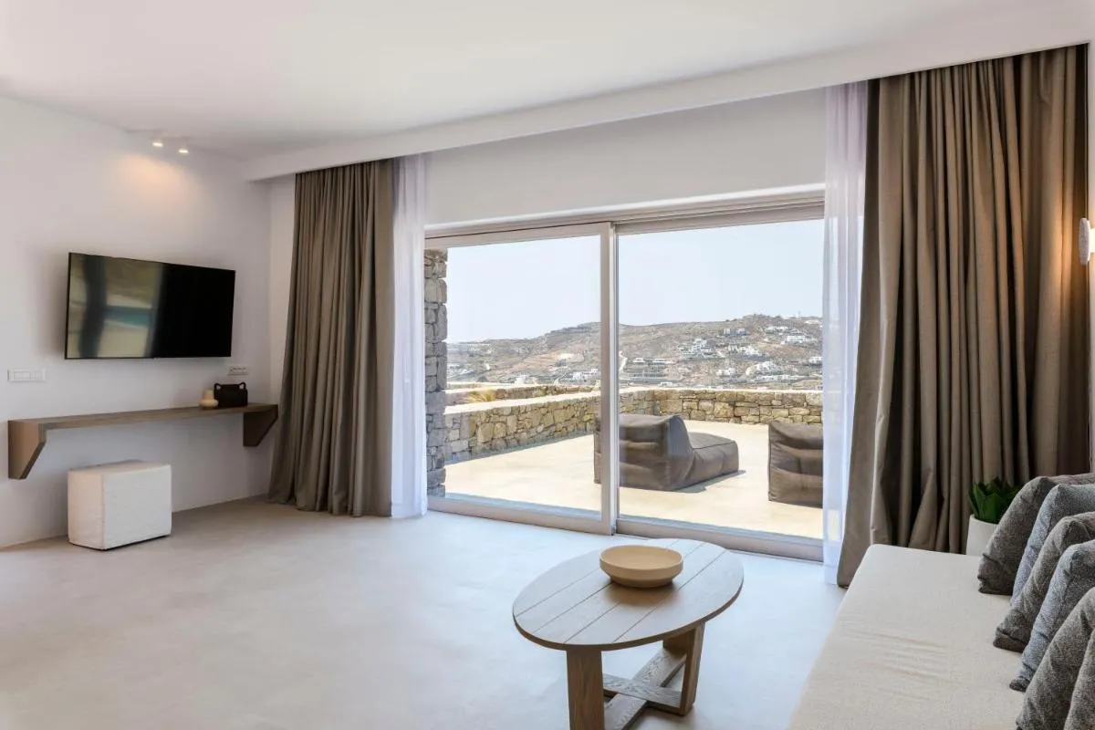 Image 3 of Muro Suites