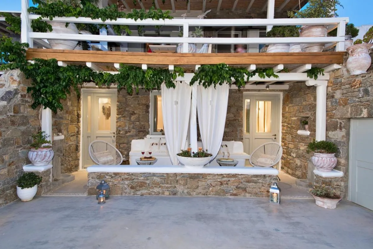 Image 4 of Mykonos Dot
