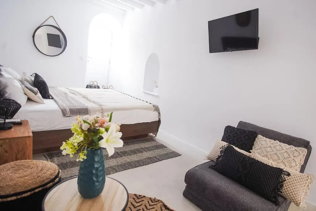 Image 2 of Oculus Mykonos Suite I