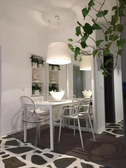 Image 5 of Opis studio