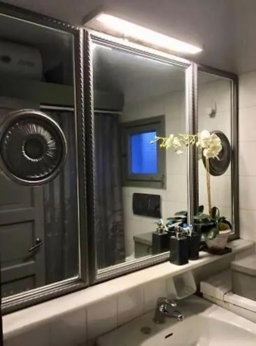 Image 4 of Opis studio