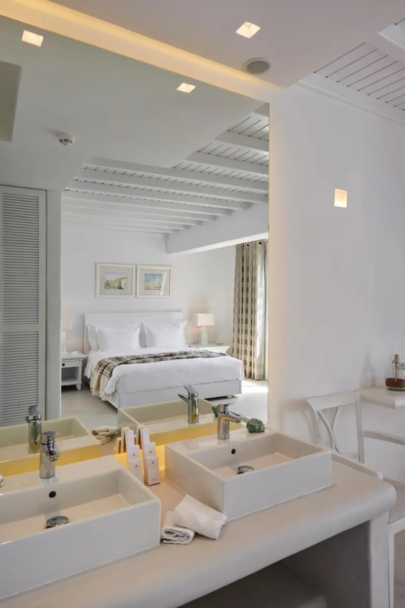 Image 3 of Petinos Beach Hotel