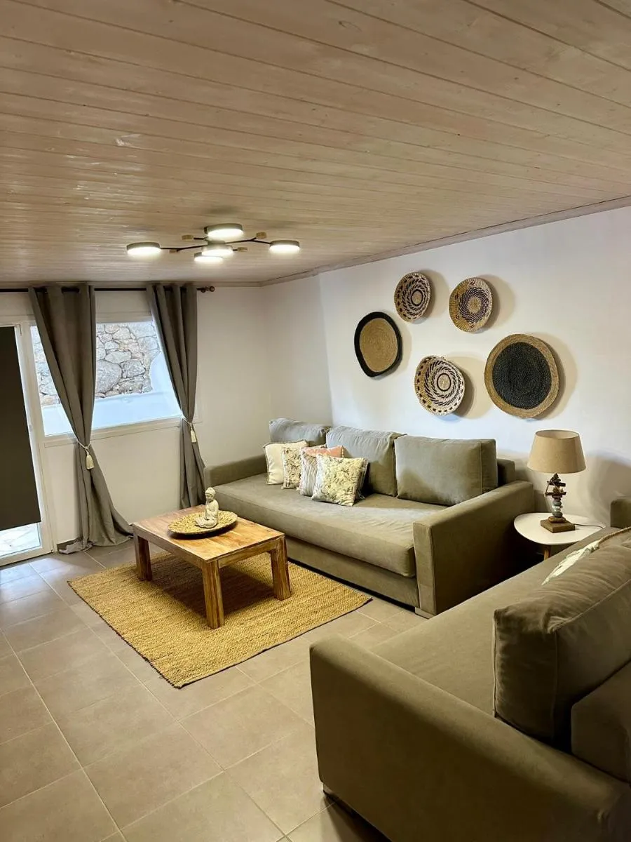Image 2 of Raffar luxury houses Psarou