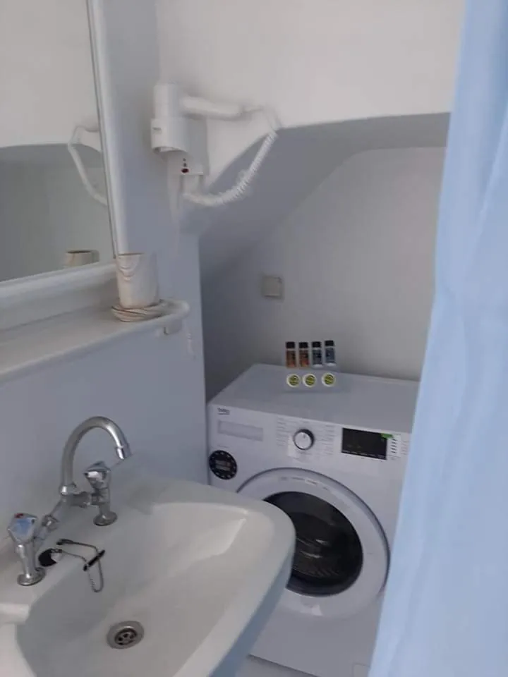 Image 6 of Room to rent 2