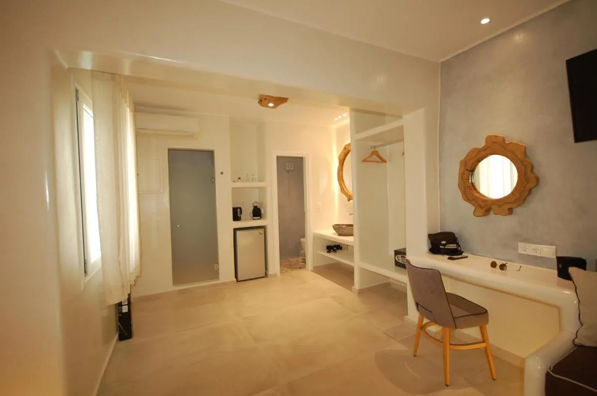 Image 4 of Sahas Suites