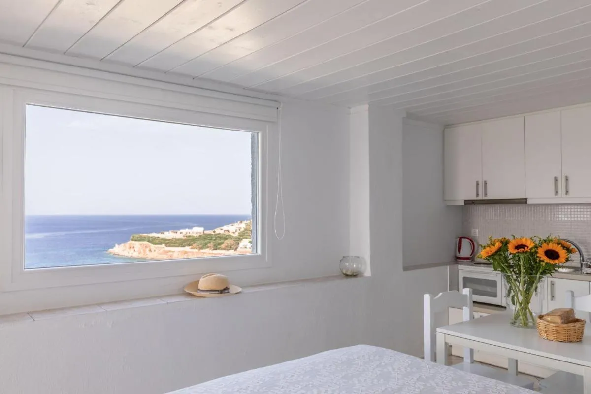 Image 2 of Sea Wind Apartments