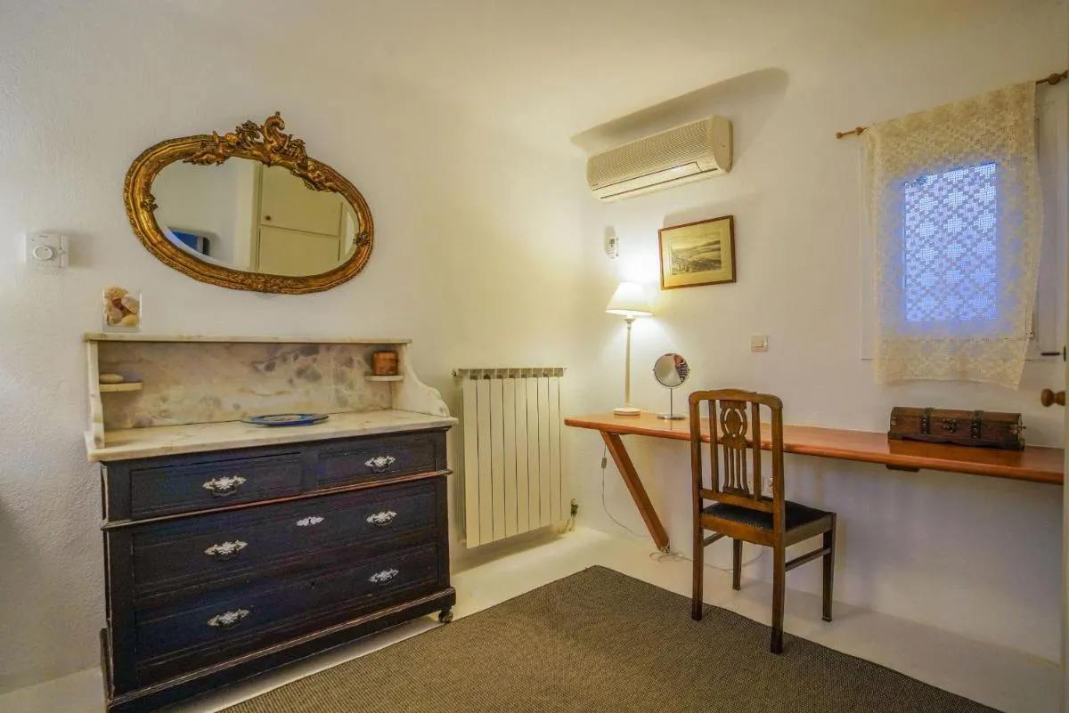 Image 2 of Serenity – Traditional house with stunning sea view