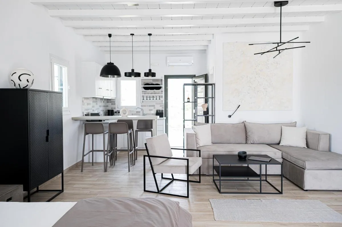 Image 4 of SilvAir I by Silvernoses, Mykonos