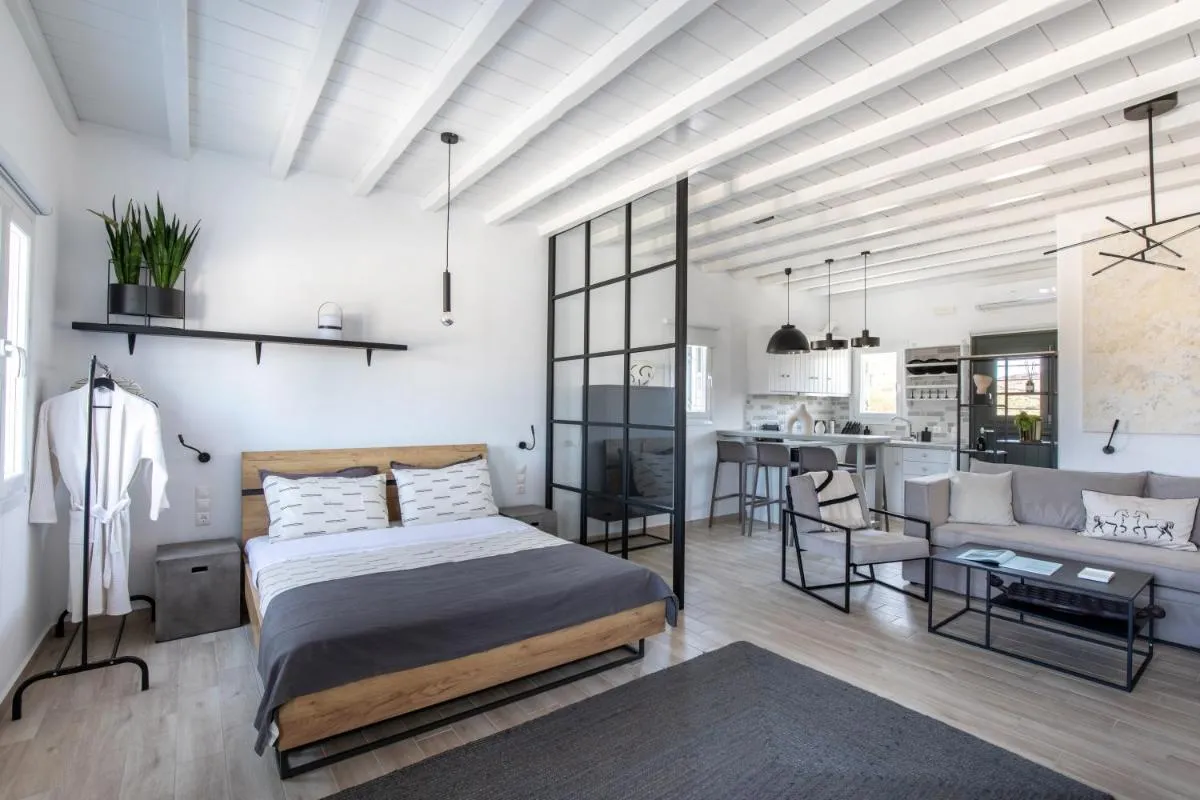 Image 1 of SilvAir I by Silvernoses, Mykonos