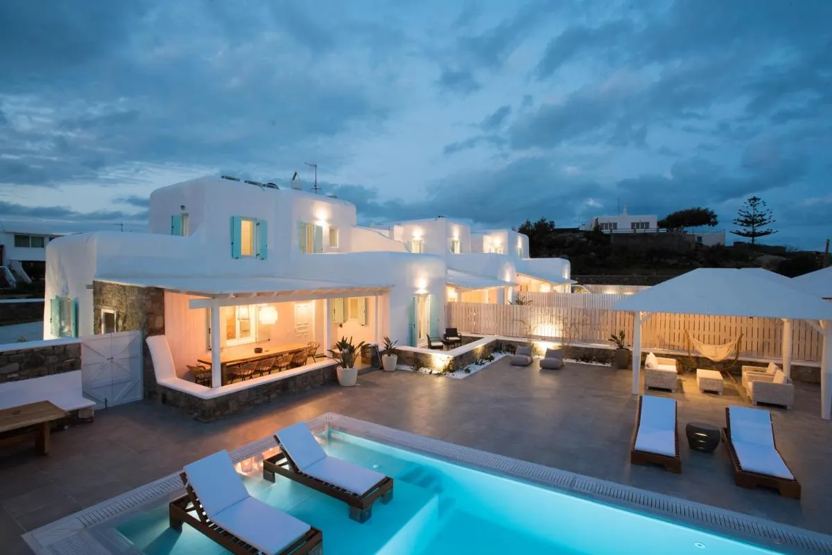 Image 4 of TIFFANYS VILLAS
