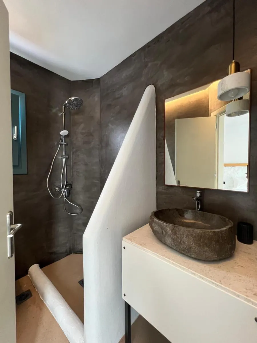 Image 2 of Thronos Suites