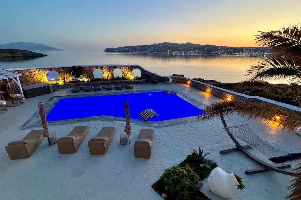 Image of Villa Annita on the water with 5 bedrooms