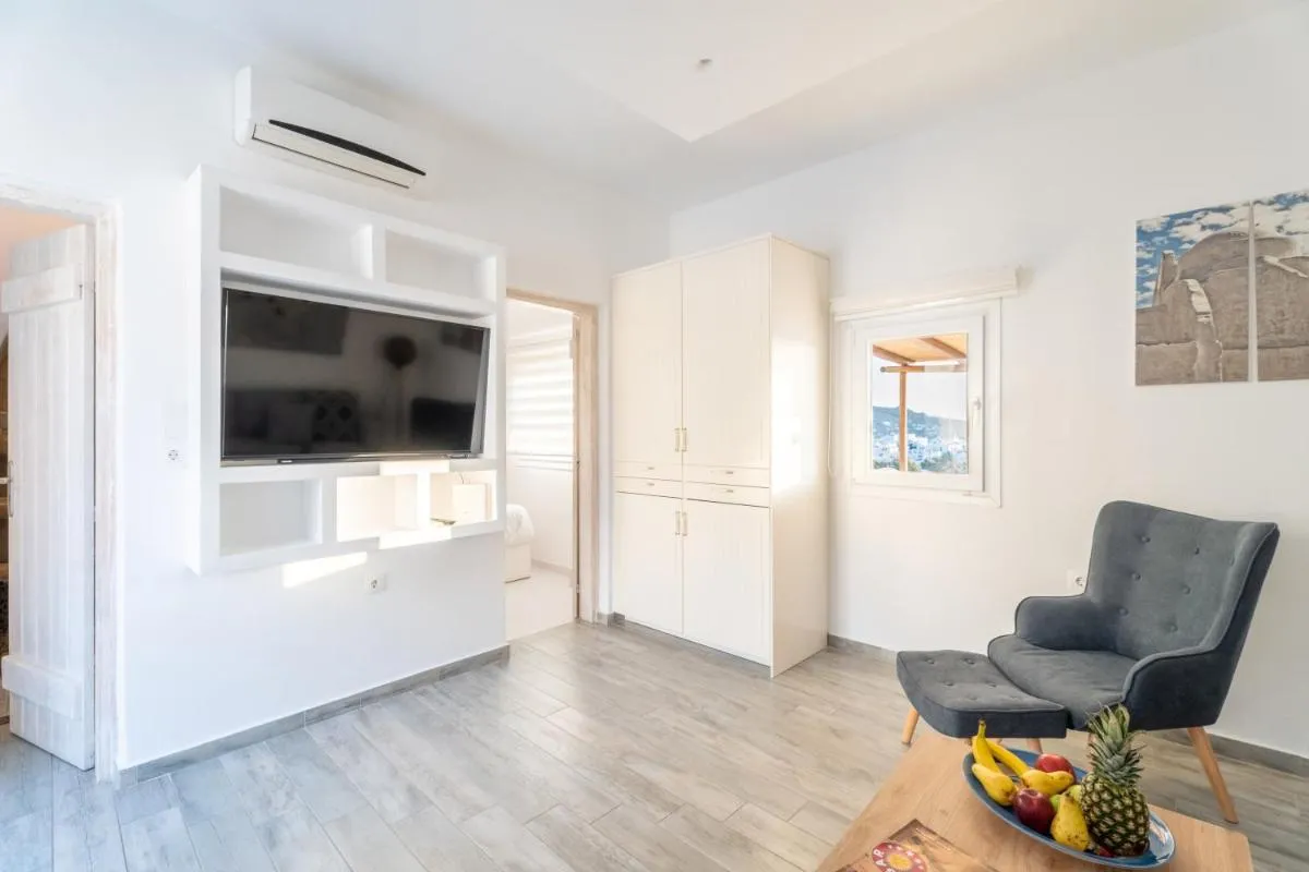 Image 4 of White House by Blue Waters Mykonos