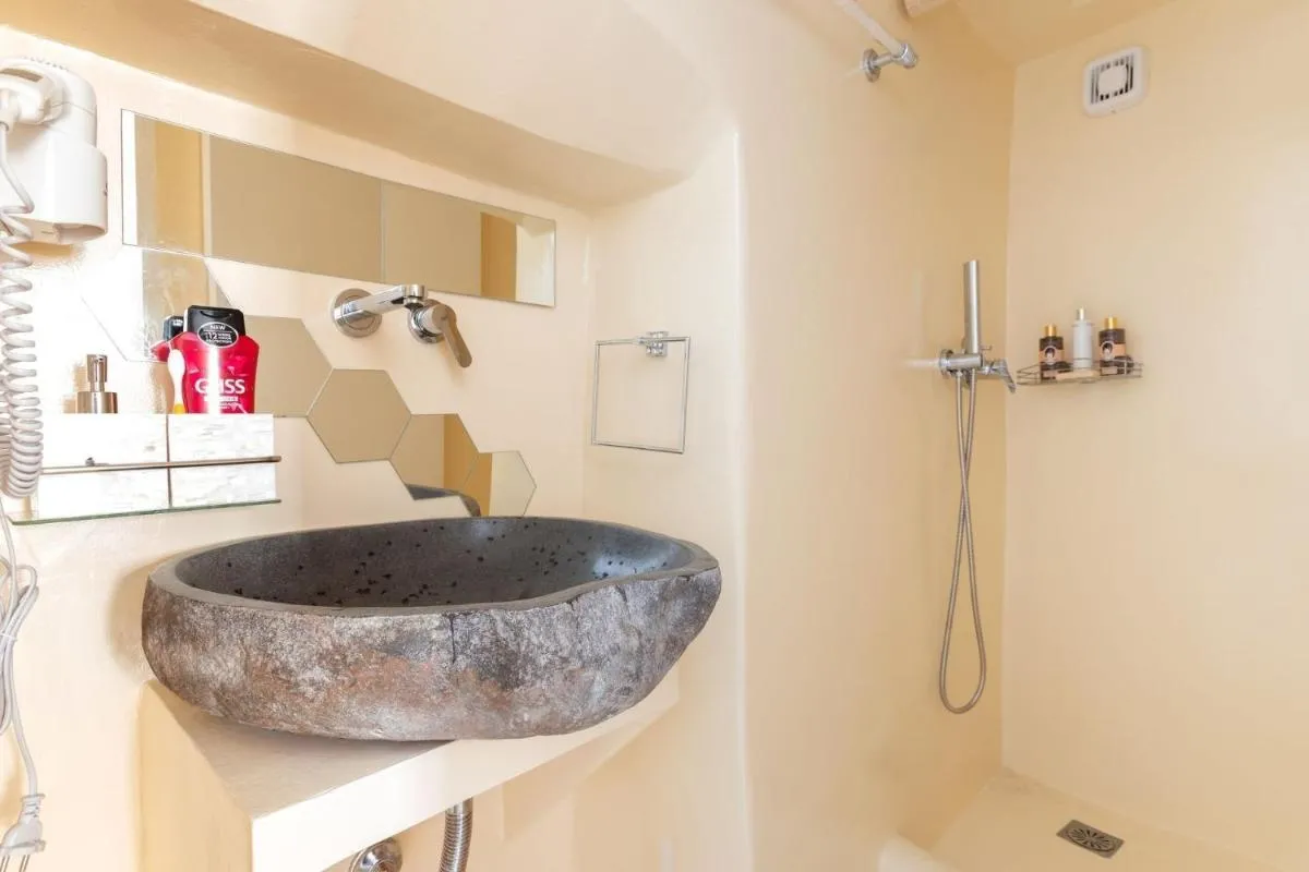 Image 6 of aníko suites Chora