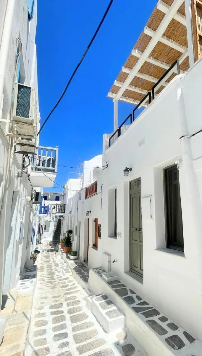 Image 3 of aníko suites White Alley