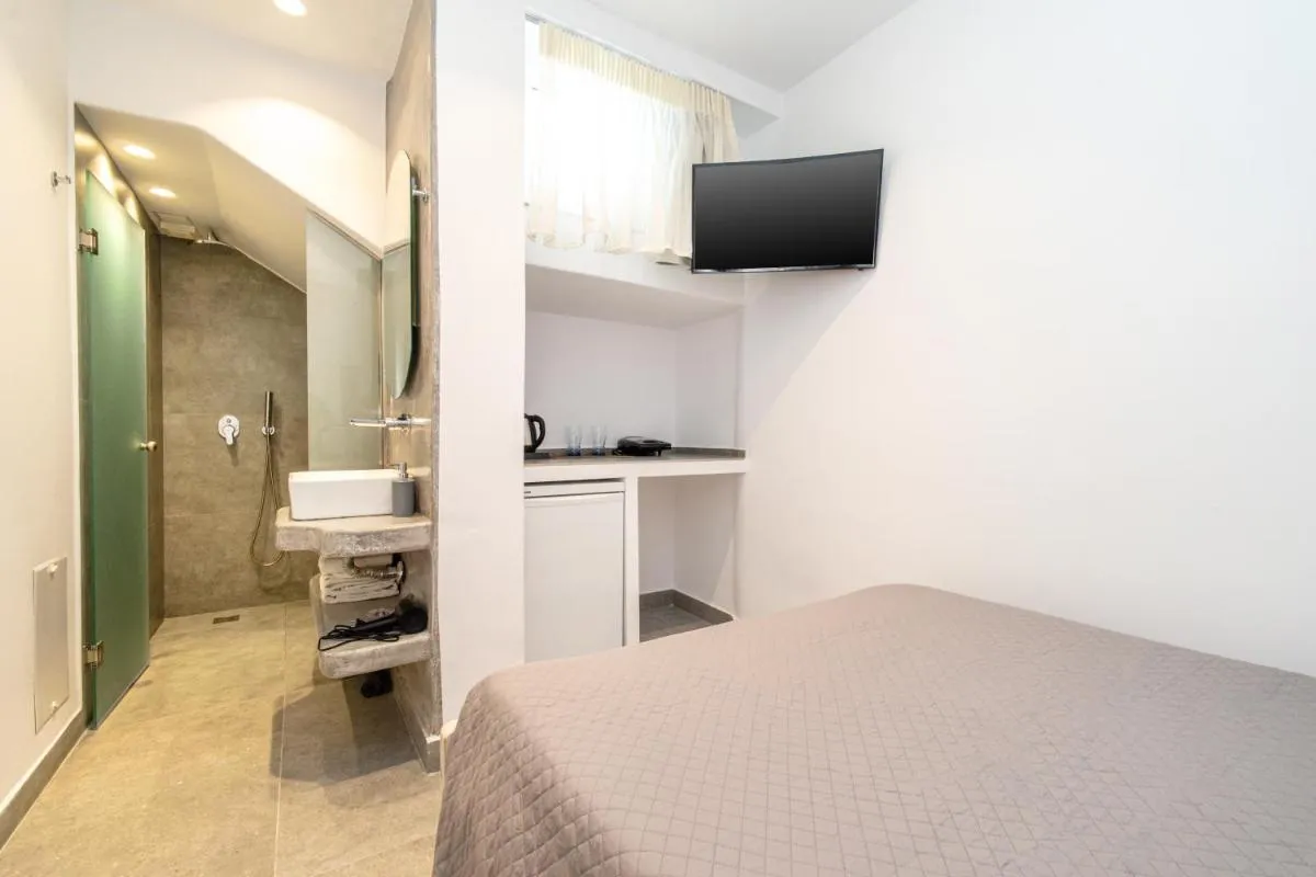 Image 2 of Anius Apartments