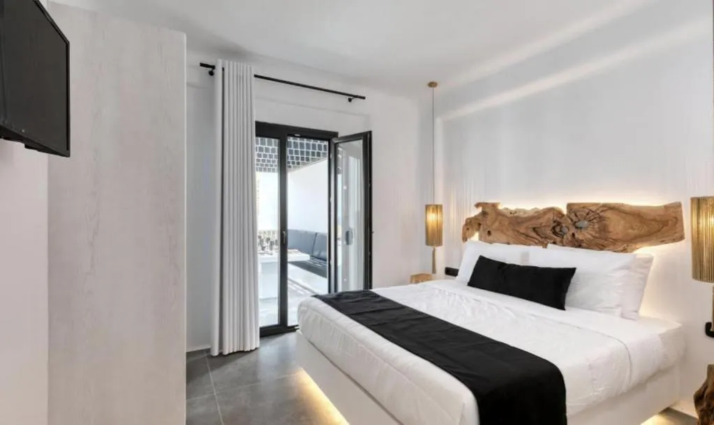 Image 1 of BLACK AND WHITE VILLAS FTELIA – MYKONOS