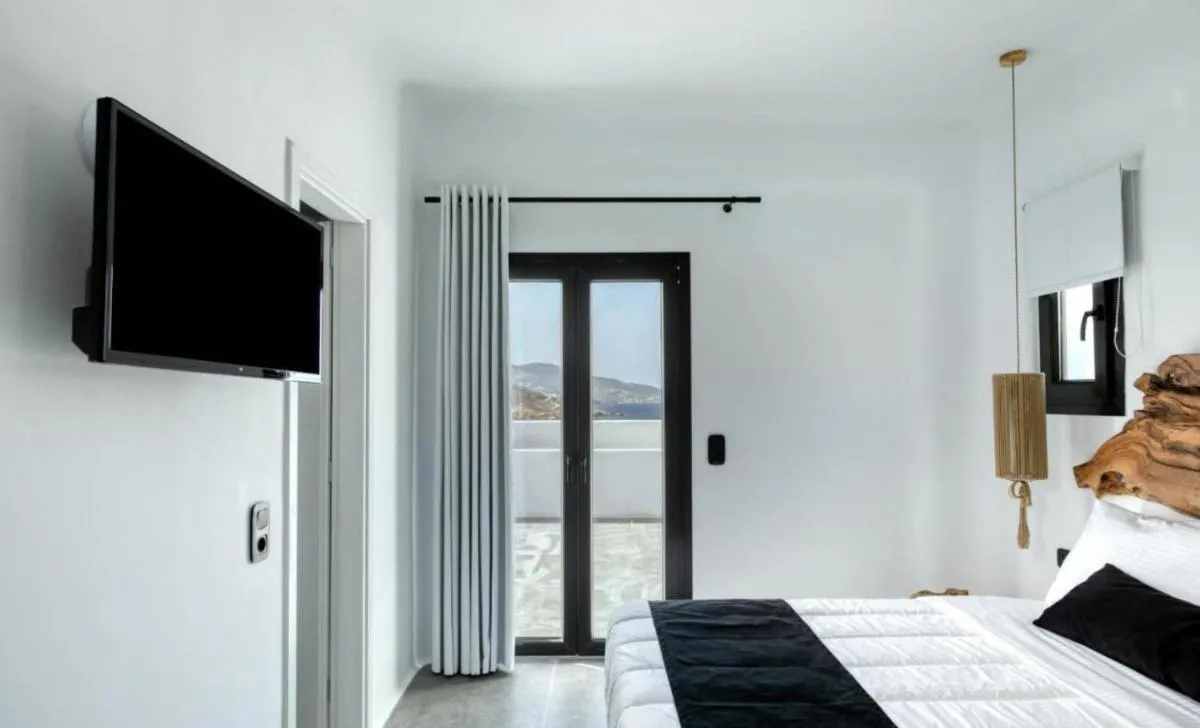 Image 4 of BLACK AND WHITE VILLAS FTELIA – MYKONOS