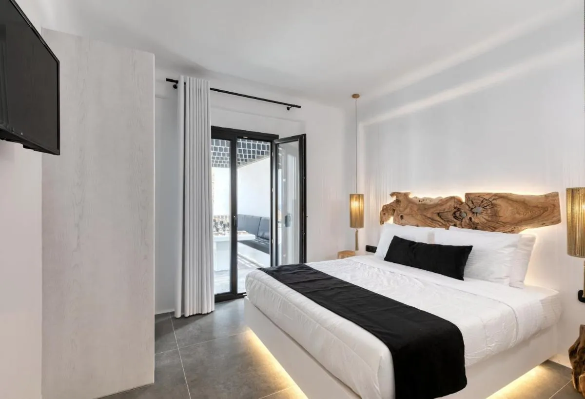 Image 6 of BLACK AND WHITE VILLAS FTELIA – MYKONOS