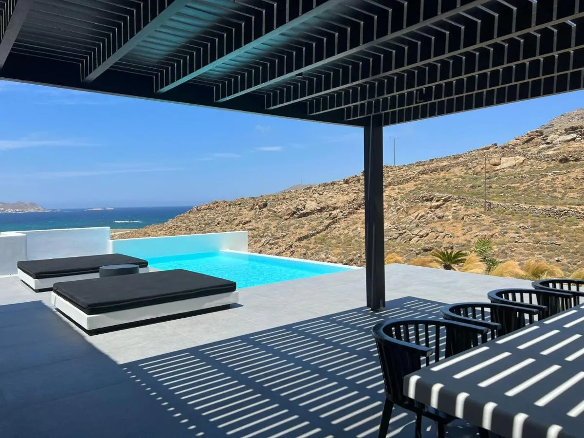 Image 5 of BLACK AND WHITE VILLAS FTELIA – MYKONOS