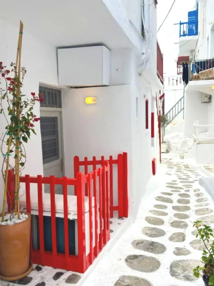 Image 3 of Bougainvillea Friends & Family Studio – Old Town