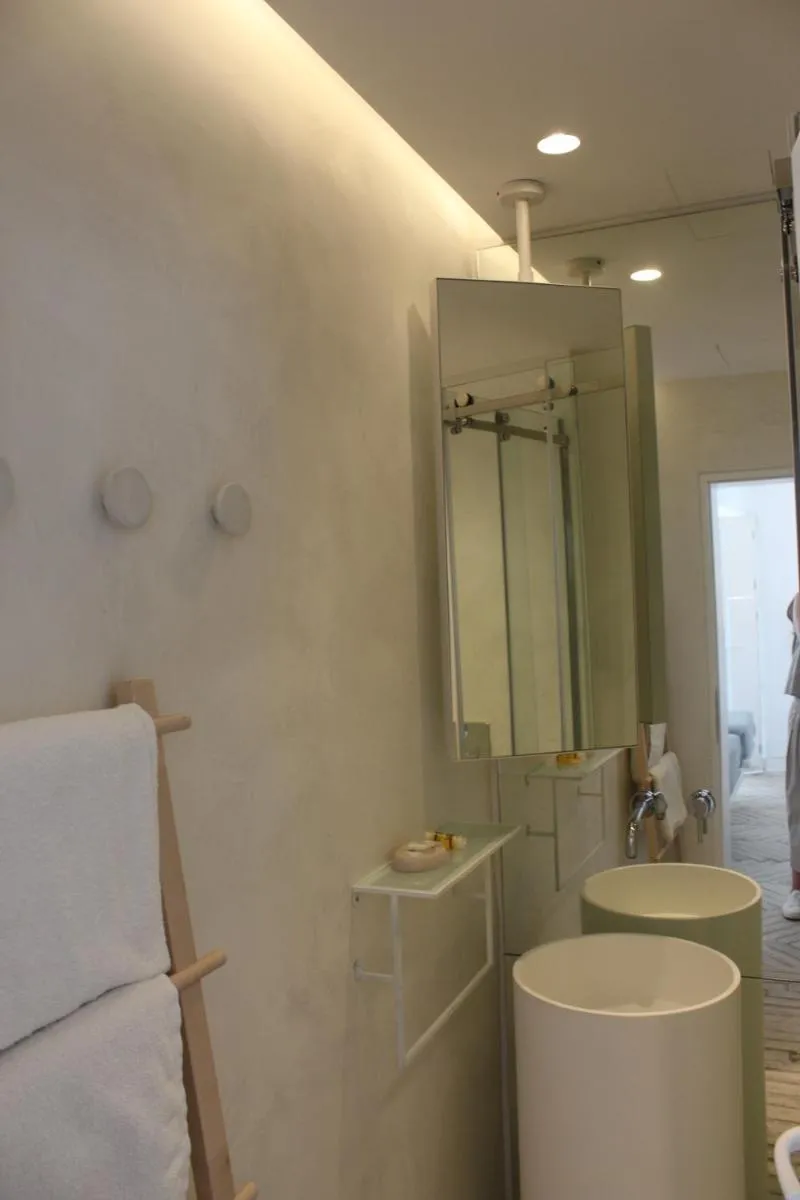 Image 6 of Christina Studios