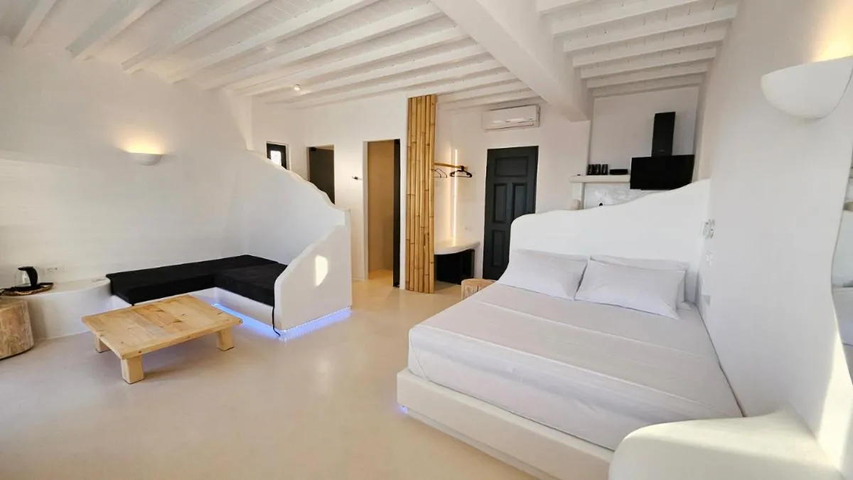 Image 2 of Elli Tropical Suites