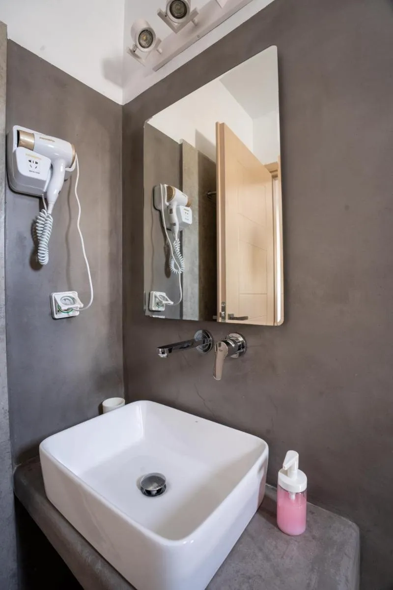 Image 6 of Liana Studios